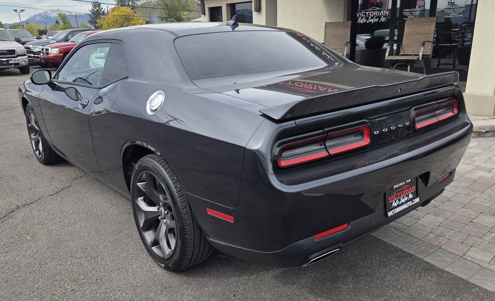 Used 2018 Dodge Challenger SXT Plus RWD image 7