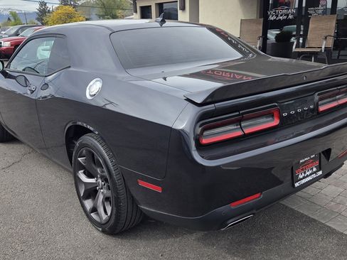 Used 2018 Dodge Challenger SXT Plus image 7