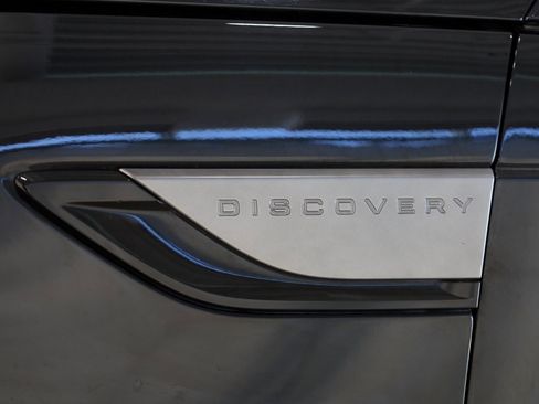 Used 2019 Land Rover Discovery SE image 39