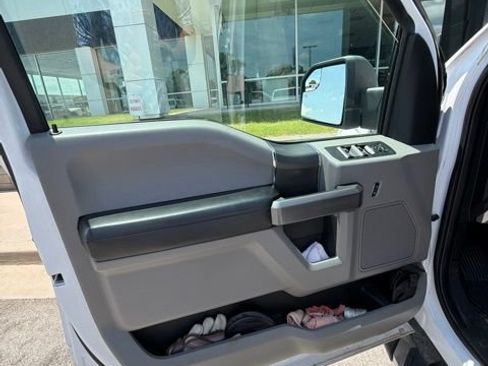 Used 2019 Ford F150 XLT w/ Equipment Group 302A Luxury AWD/4WD image 9