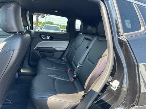 Used 2025 Jeep Compass Limited AWD/4WD image 13