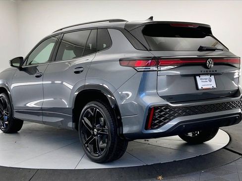 New 2026 Volkswagen Tiguan SE R-Line image 4
