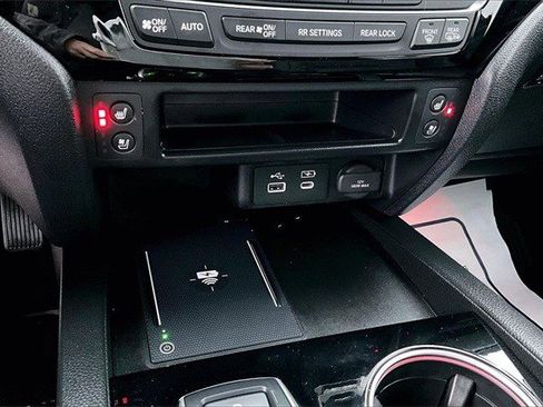 Certified 2024 Honda Ridgeline Black Edition image 17