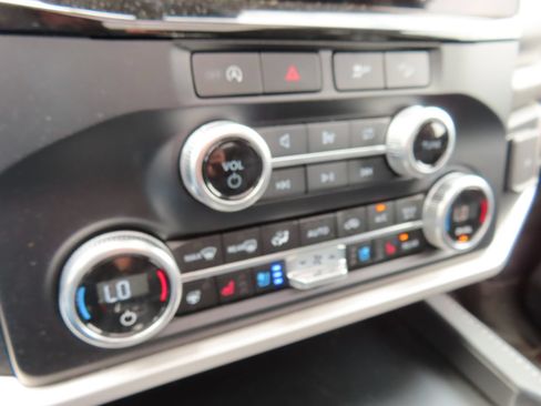 Used 2024 Ford Expedition Max XLT AWD/4WD image 25