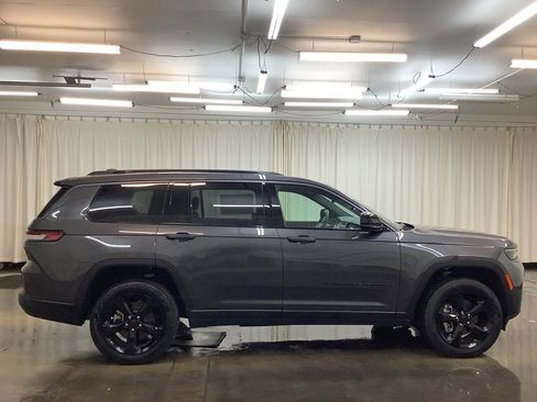 New 2026 Jeep Grand Cherokee L Limited w/ Limited Altitude Package AWD/4WD image 5