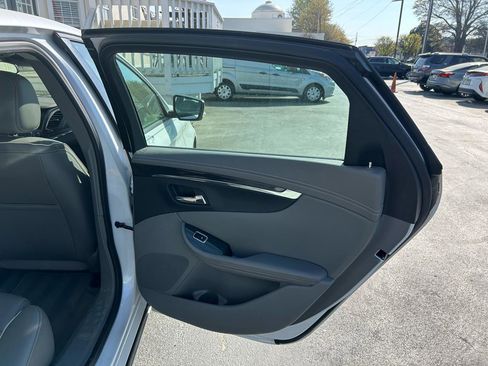 Used 2017 Chevrolet Impala Premier image 27