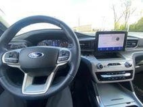 Certified 2023 Ford Explorer XLT w/ Equipment Group 202A AWD/4WD image 6