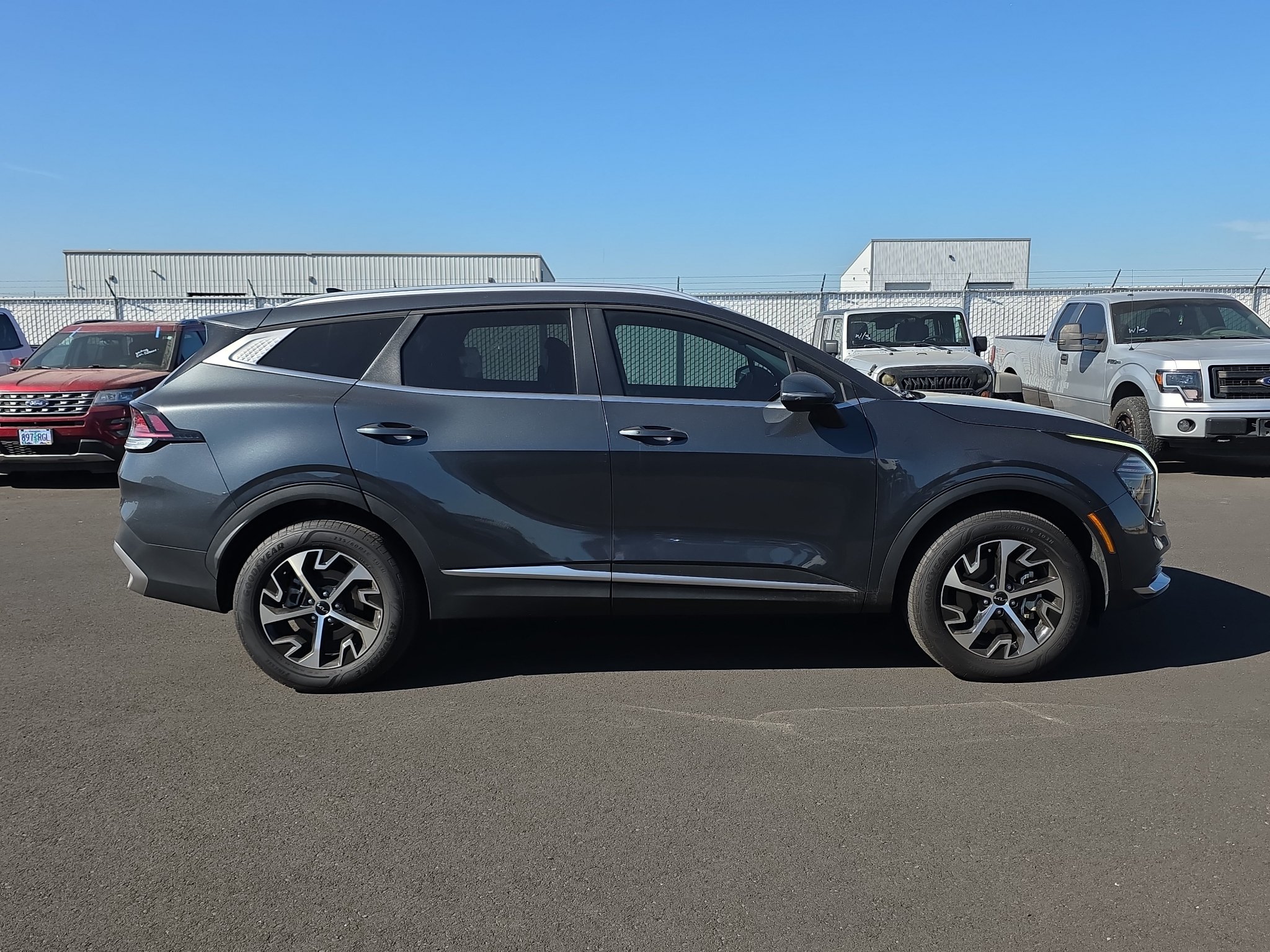 Used 2024 Kia Sportage EX AWD/4WD image 9