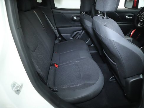 Used 2023 Jeep Renegade Latitude w/ Sun/Sound Group AWD/4WD image 33