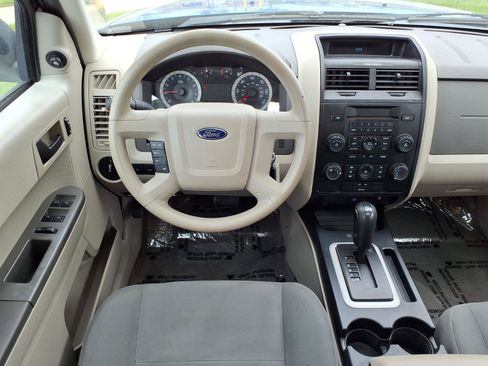 Used 2011 Ford Escape XLS w/ 101A Rapid Spec Order Code FWD image 5