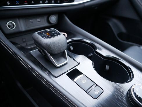 Certified 2022 Nissan Rogue Platinum w/ Head-Up Display Package image 23