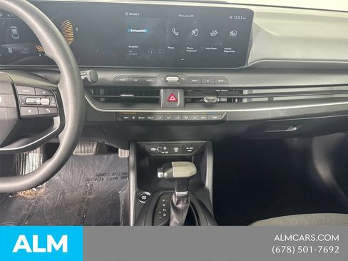 Used 2025 Kia K4 FWD image 31