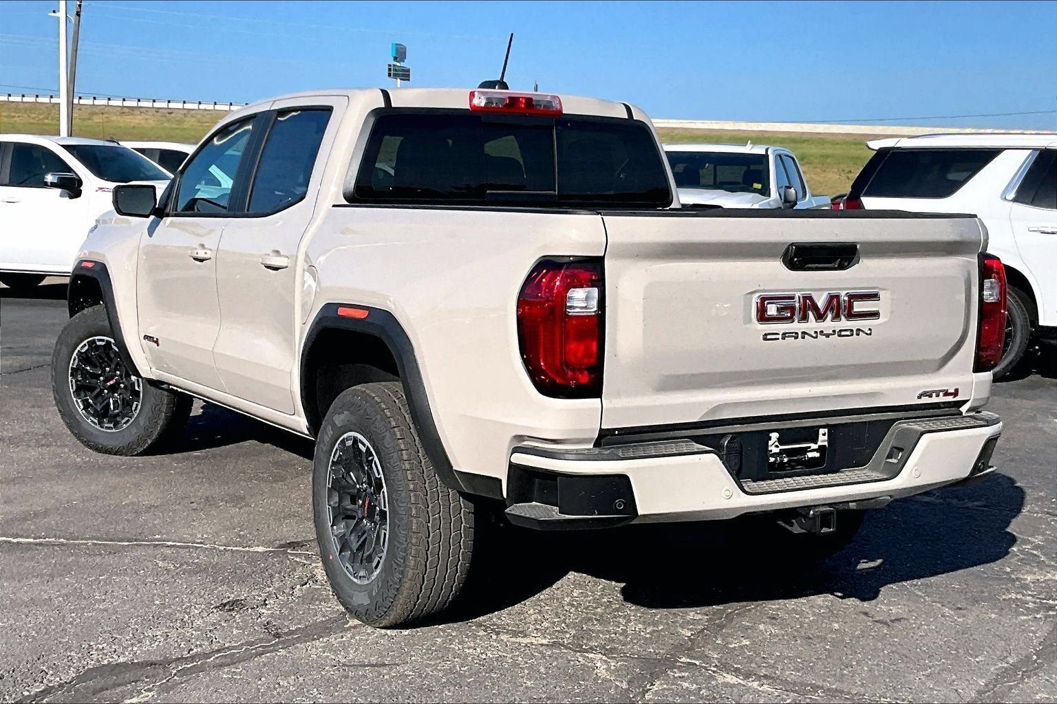 New 2026 GMC Canyon AT4 AWD/4WD image 3