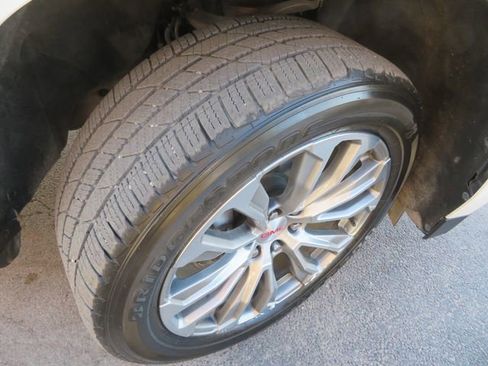 Used 2021 GMC Yukon XL Denali w/ Denali Ultimate Package image 12