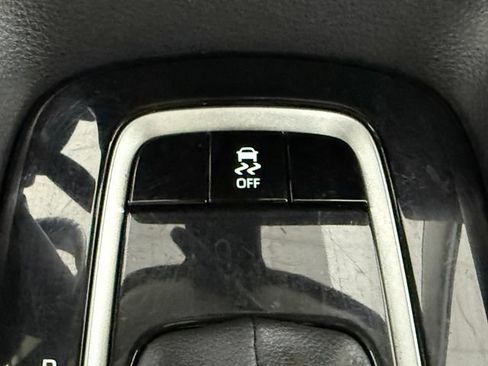 Used 2025 Toyota Corolla LE FWD image 18