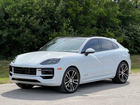 Certified 2025 Porsche Cayenne GTS AWD/4WD image 1