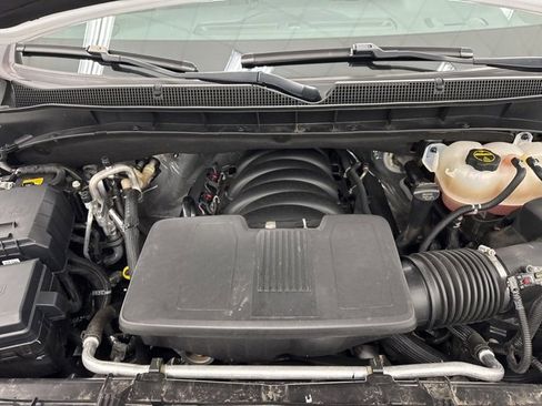 Used 2024 Chevrolet Suburban Premier image 44