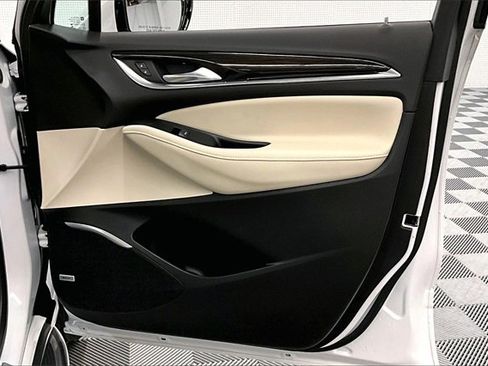 Used 2022 Buick Enclave Premium w/ Experience Buick Package image 18