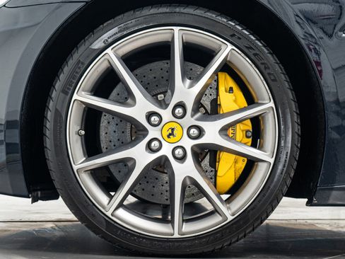 Used 2010 Ferrari California RWD image 10