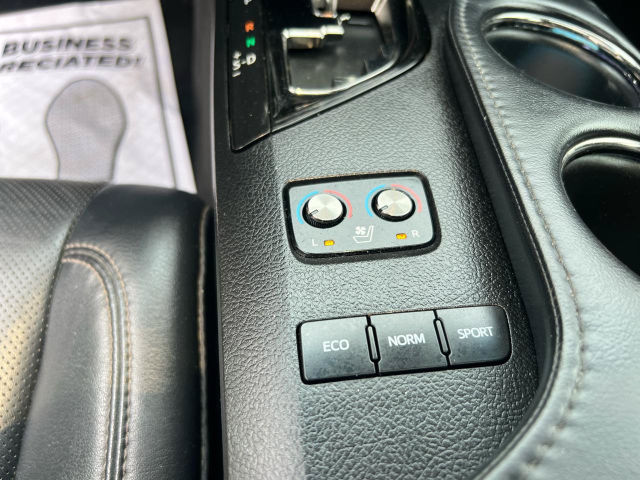 Used 2014 Toyota Avalon Limited FWD image 22