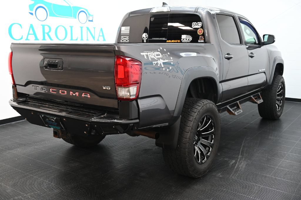 Used 2017 Toyota Tacoma TRD Off-Road w/ Tow Package AWD/4WD image 2