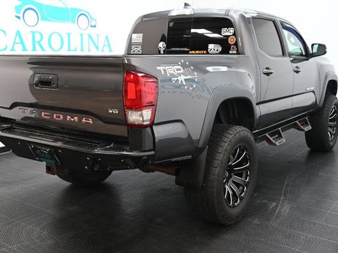 Used 2017 Toyota Tacoma TRD Off-Road w/ Tow Package AWD/4WD image 2