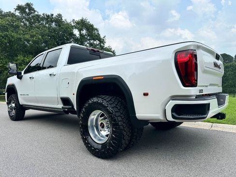 Used 2022 GMC Sierra 3500 Denali w/ Denali Ultimate Package AWD/4WD image 7