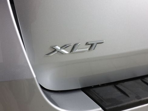Used 2021 Ford Explorer XLT w/ Equipment Group 202A AWD/4WD image 16