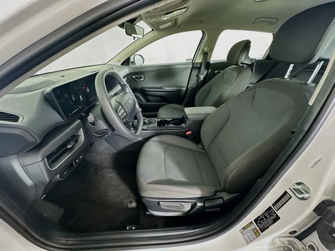Used 2025 Kia K4 FWD image 13