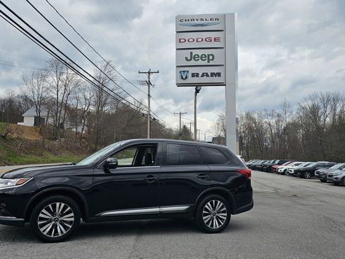 Used 2019 Mitsubishi Outlander AWD image 25