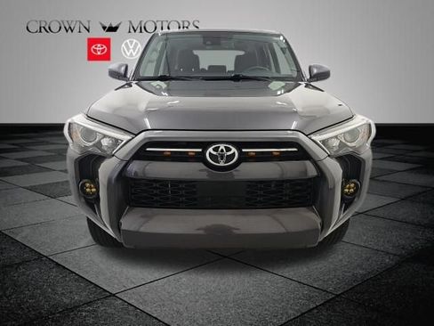Used 2020 Toyota 4Runner SR5 AWD/4WD image 2