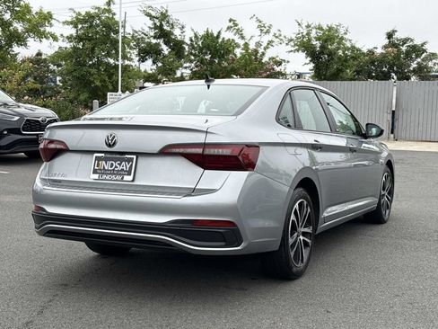 Used 2024 Volkswagen Jetta Sport FWD image 3