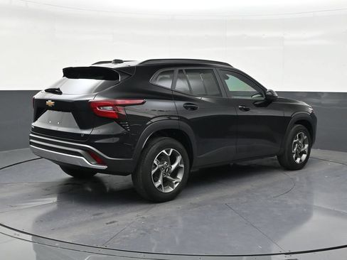 Used 2025 Chevrolet Trax LT w/ Driver Confidence Package FWD image 5