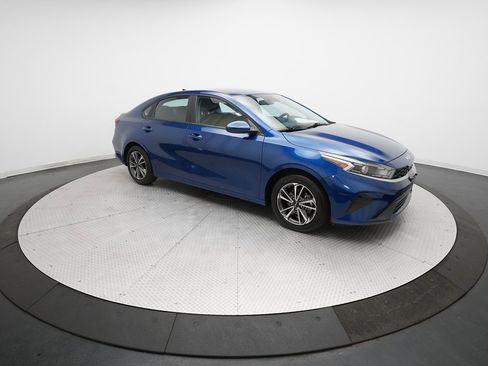 Used 2023 Kia Forte LXS image 13