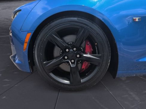 Used 2018 Chevrolet Camaro SS RWD image 25