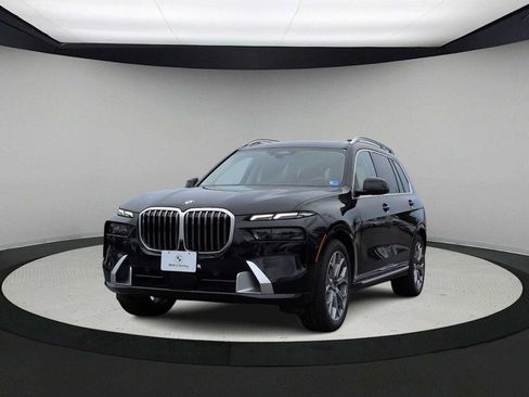 Used 2025 BMW X7 xDrive40i AWD/4WD image 4