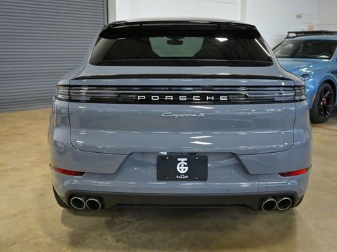 Used 2025 Porsche Cayenne S image 9