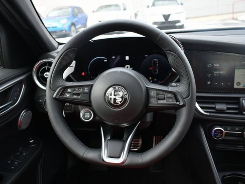 New 2025 Alfa Romeo Giulia AWD image 16