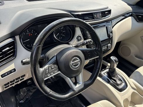 Used 2020 Nissan Rogue Sport SV w/ All-Weather Package FWD image 11