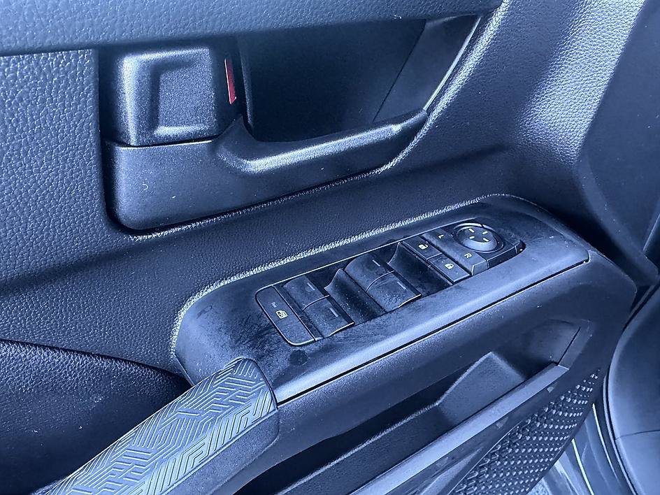 Certified 2025 Toyota Tacoma SR AWD/4WD image 9