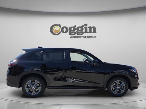 New 2026 Honda HR-V LX image 6