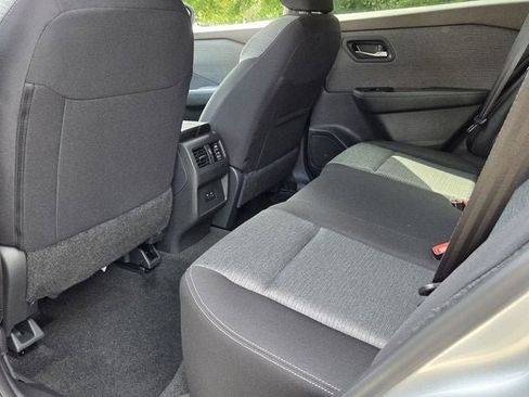 Used 2023 Nissan Rogue SV FWD image 11