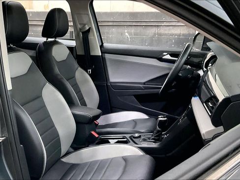 Used 2022 Volkswagen Taos SEL image 10