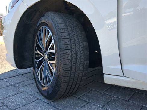 Used 2019 Volkswagen Jetta SE image 33