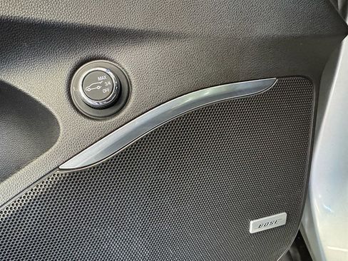 Used 2021 Buick Enclave Essence w/ Sport Touring Edition image 13