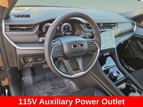 New 2025 Jeep Grand Cherokee Altitude RWD image 11