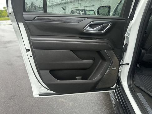 Used 2023 GMC Yukon XL SLT AWD/4WD image 17