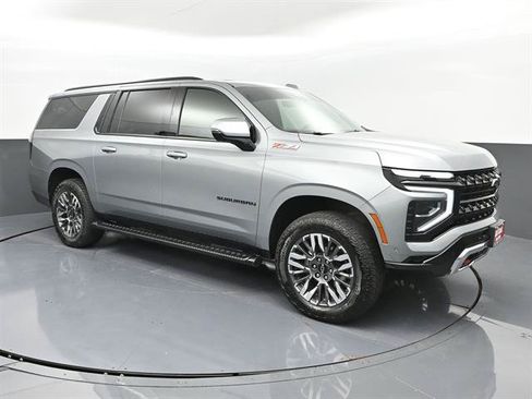 Used 2025 Chevrolet Suburban Z71 w/ Z71 Off-Road Package AWD/4WD image 2