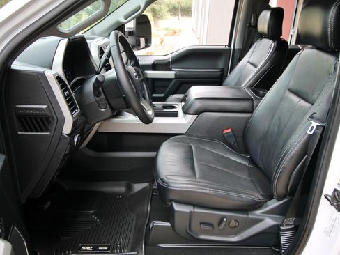 Used 2020 Ford F250 Lariat w/ Lariat Ultimate Package AWD/4WD image 23