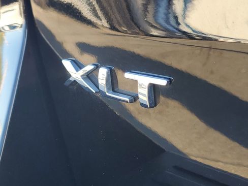 Used 2022 Ford Expedition XLT image 7